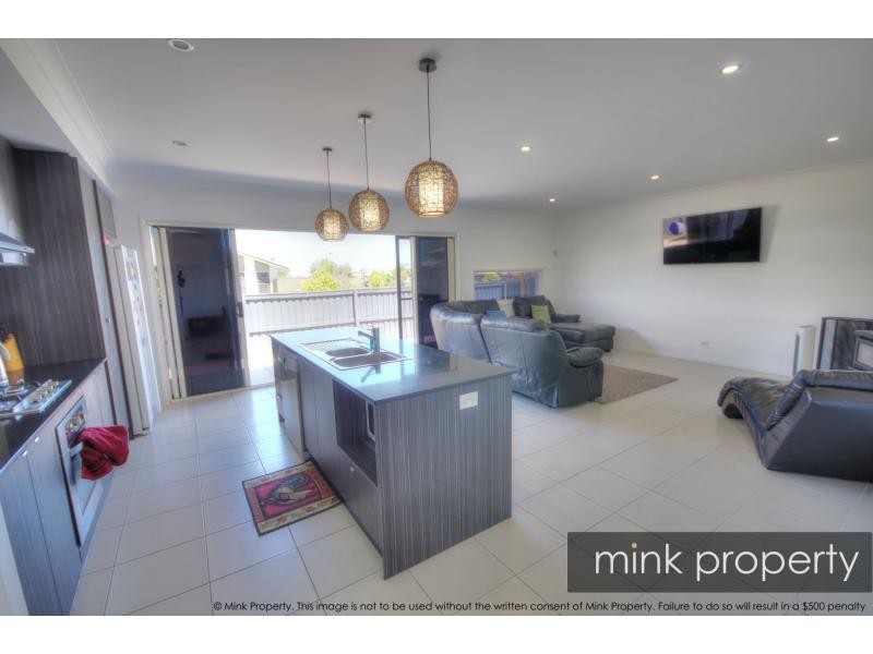 24 TIBROGARGAN Circuit, BRIGHTWATER, Mountain Creek QLD 4557