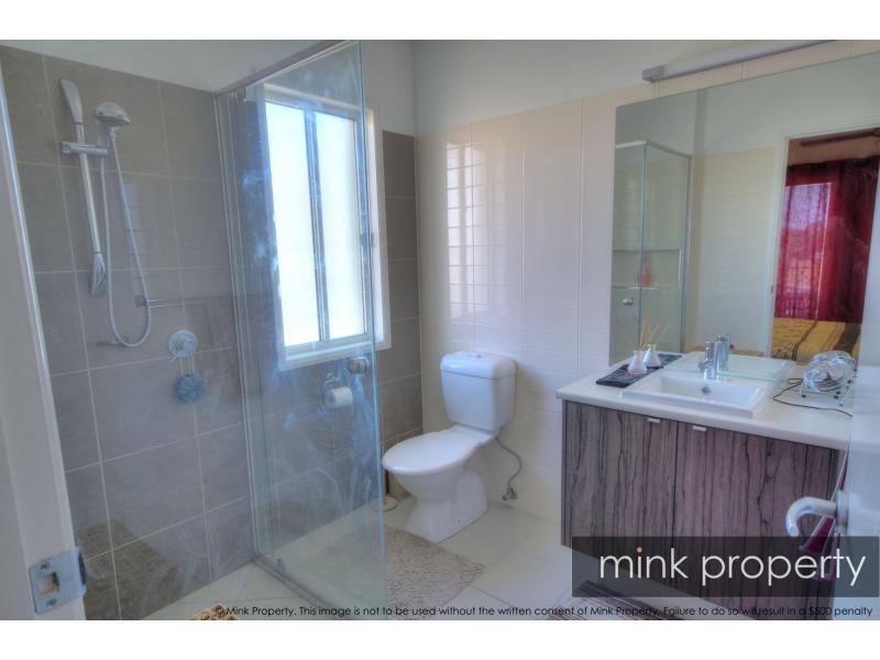 24 TIBROGARGAN Circuit, BRIGHTWATER, Mountain Creek QLD 4557