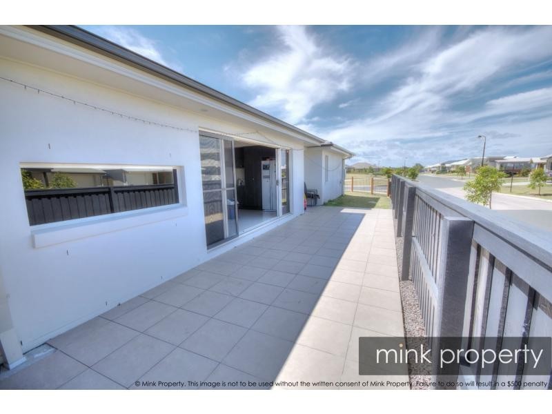 24 TIBROGARGAN Circuit, BRIGHTWATER, Mountain Creek QLD 4557