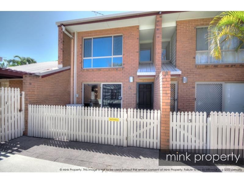 2/13 Carrothool Place, Mooloolaba QLD 4557