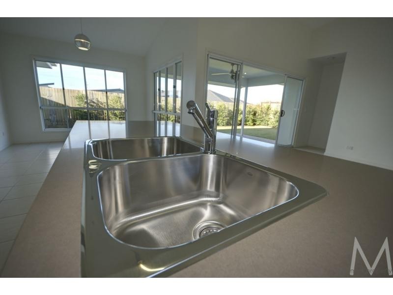 5 WARBLER Place, BRIGHTWATER, Mountain Creek QLD 4557