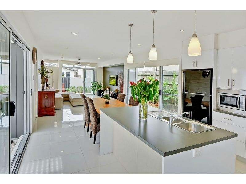 6 Osmanthus Court, Brightwater, Mountain Creek QLD 4557