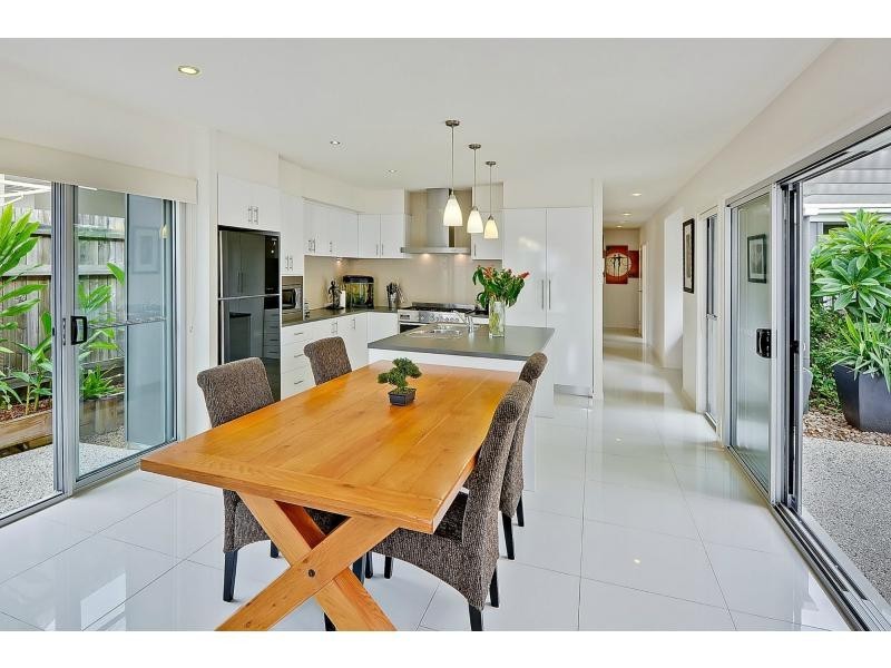 6 Osmanthus Court, Brightwater, Mountain Creek QLD 4557