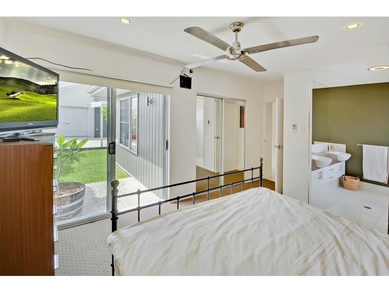 6 Osmanthus Court, Brightwater, Mountain Creek QLD 4557