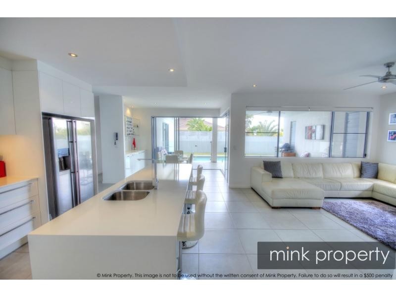 009 OUT RIGGER Street, Birtinya QLD 4575