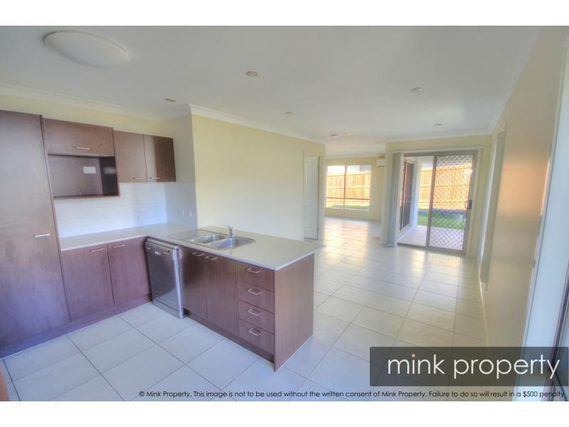 38 Robur Crescent, Brightwater, Mountain Creek QLD 4557