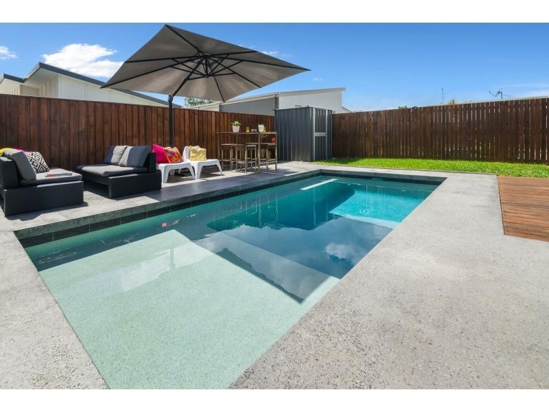 5 OUTRIGGER Street, THE DECKS, Wurtulla QLD 4575