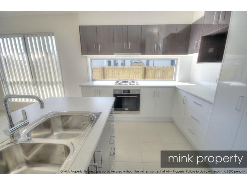 11 Bribie Place, BRIGHTWATER, Mountain Creek QLD 4557