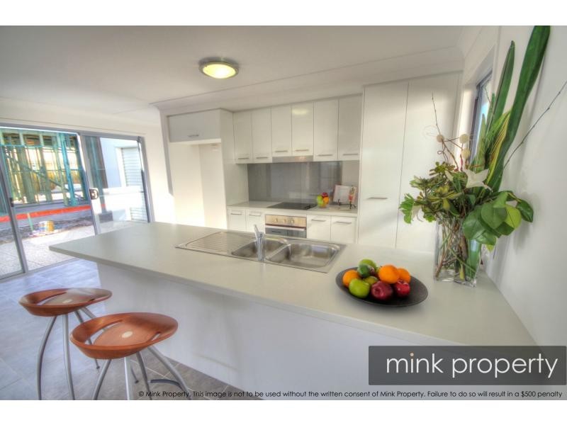 3 Cobia Court, BRIGHTWATER, Mountain Creek QLD 4557