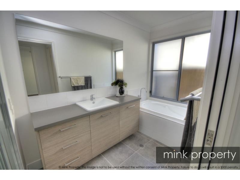 3 Cobia Court, BRIGHTWATER, Mountain Creek QLD 4557