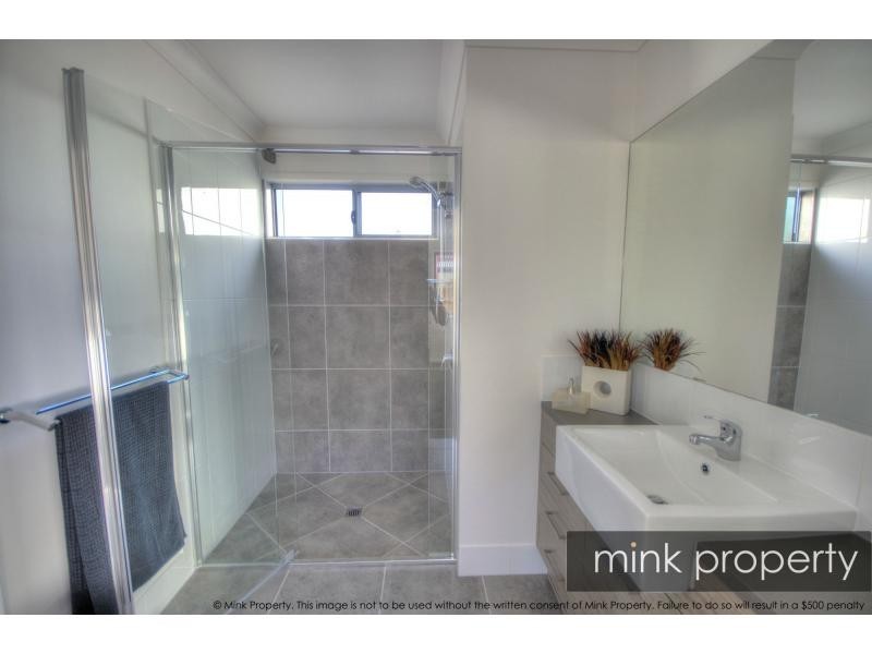3 Cobia Court, BRIGHTWATER, Mountain Creek QLD 4557