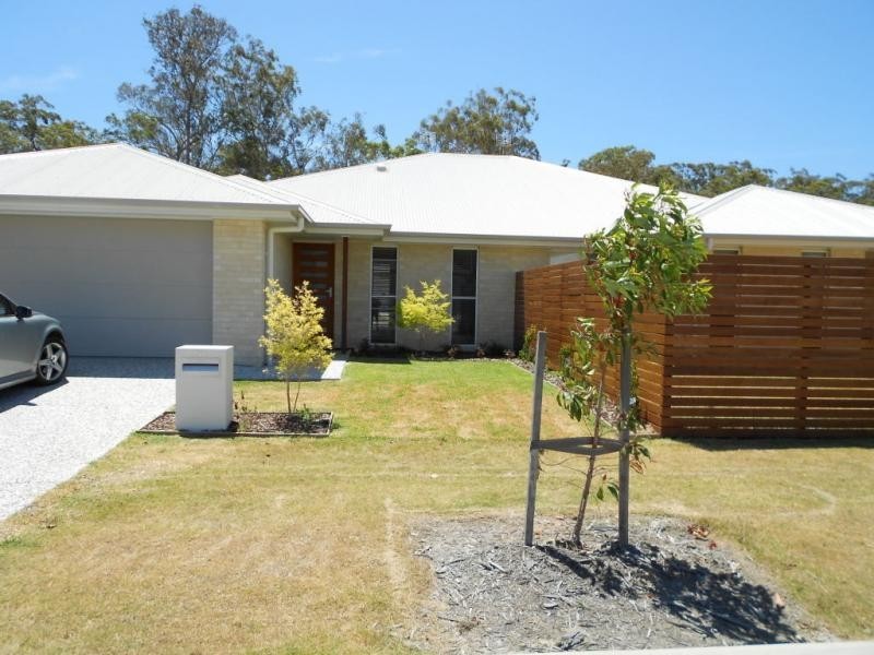 Duplex 2/6B CUMBERLAND Crescent, CREEKWOOD, Little Mountain QLD 4551