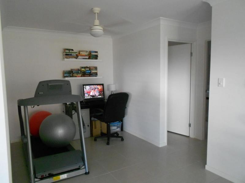 Duplex 2/6B CUMBERLAND Crescent, CREEKWOOD, Little Mountain QLD 4551