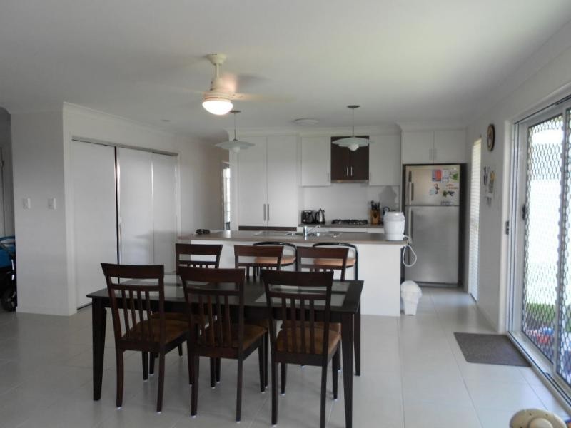 Duplex 2/6B CUMBERLAND Crescent, CREEKWOOD, Little Mountain QLD 4551