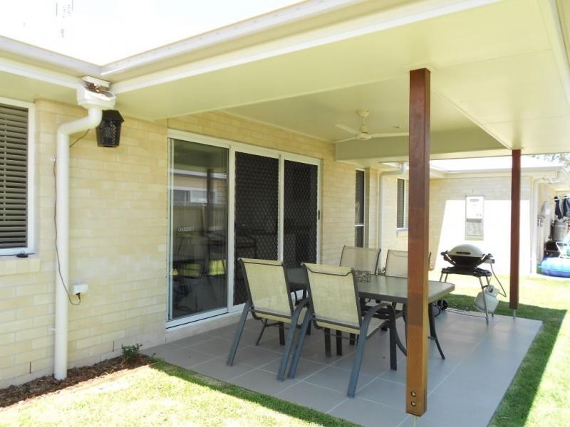 Duplex 2/6B CUMBERLAND Crescent, CREEKWOOD, Little Mountain QLD 4551