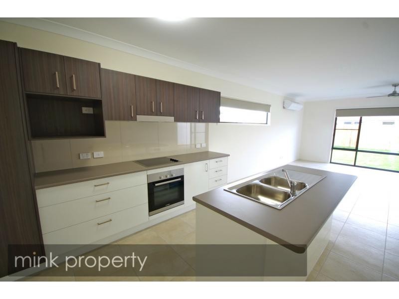 31 Coonoowrin Crescent, BRIGHTWATER, Mountain Creek QLD 4557