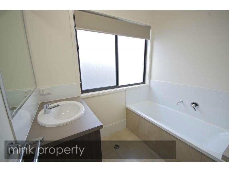 31 Coonoowrin Crescent, BRIGHTWATER, Mountain Creek QLD 4557