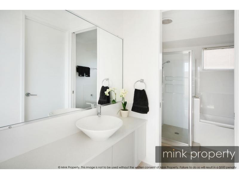 18 HELICONIA STREET, BRIGHTWATER, Mountain Creek QLD 4557