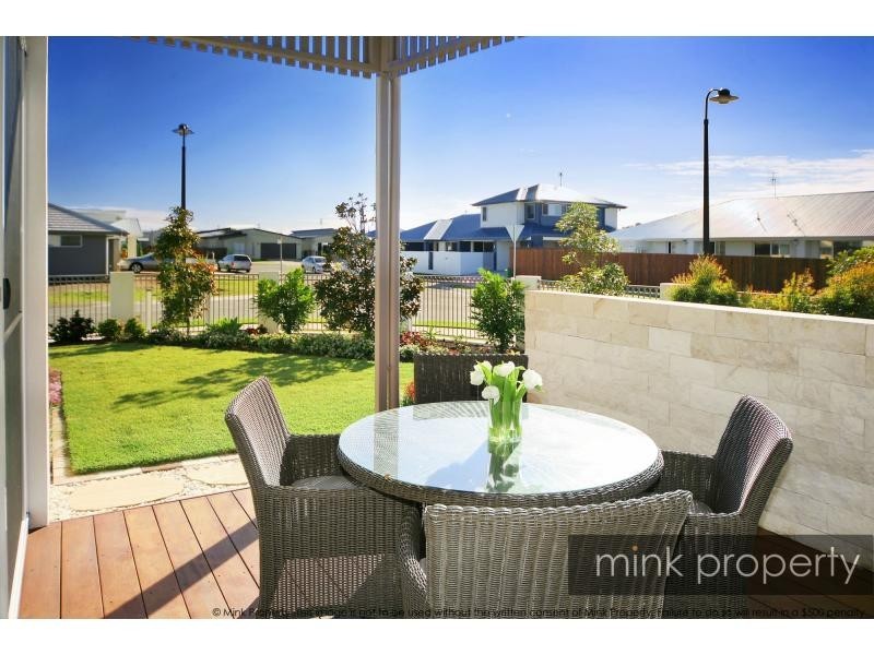 18 HELICONIA STREET, BRIGHTWATER, Mountain Creek QLD 4557