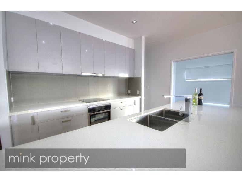 16 Sweetlip Circuit, Brightwater, Mountain Creek QLD 4557