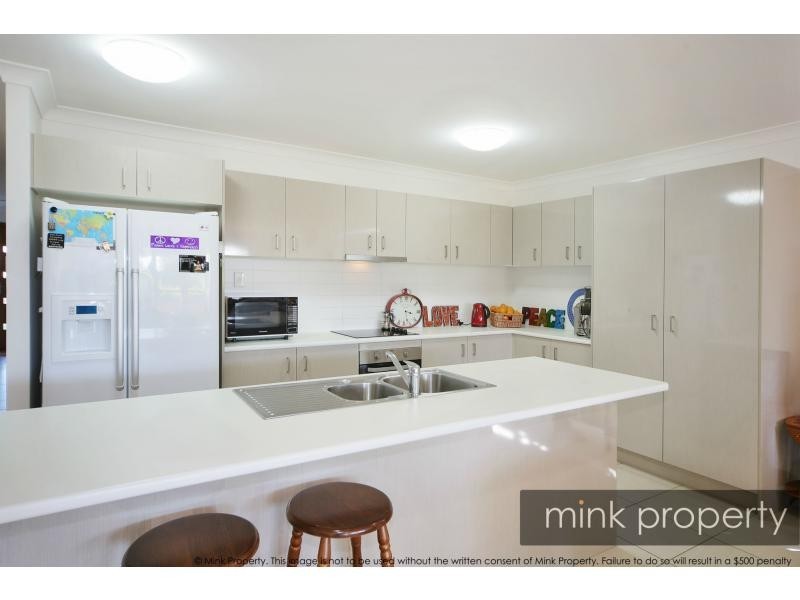 9 RIVERSTONE Crescent, Little Mountain QLD 4551