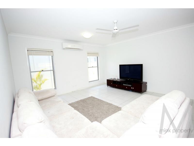 21 Riverstone Crescent, Ivadale Lakes, Little Mountain QLD 4551