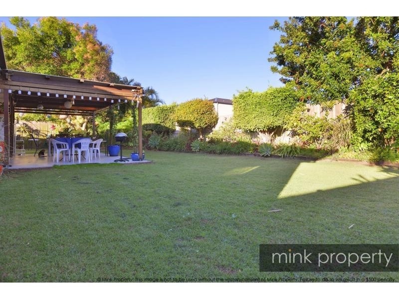 11 DOTTEREL Street, Parrearra QLD 4575