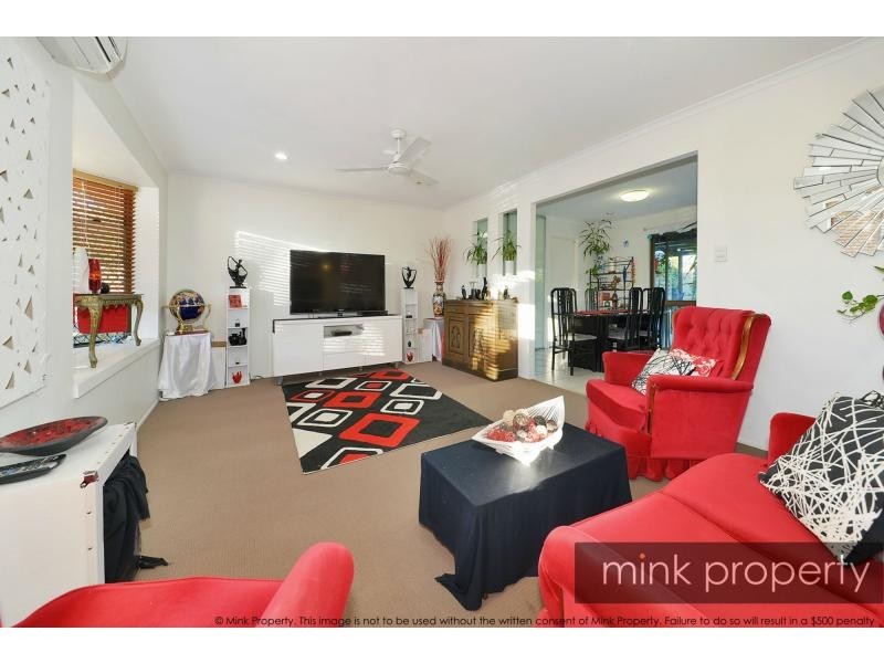 11 DOTTEREL Street, Parrearra QLD 4575