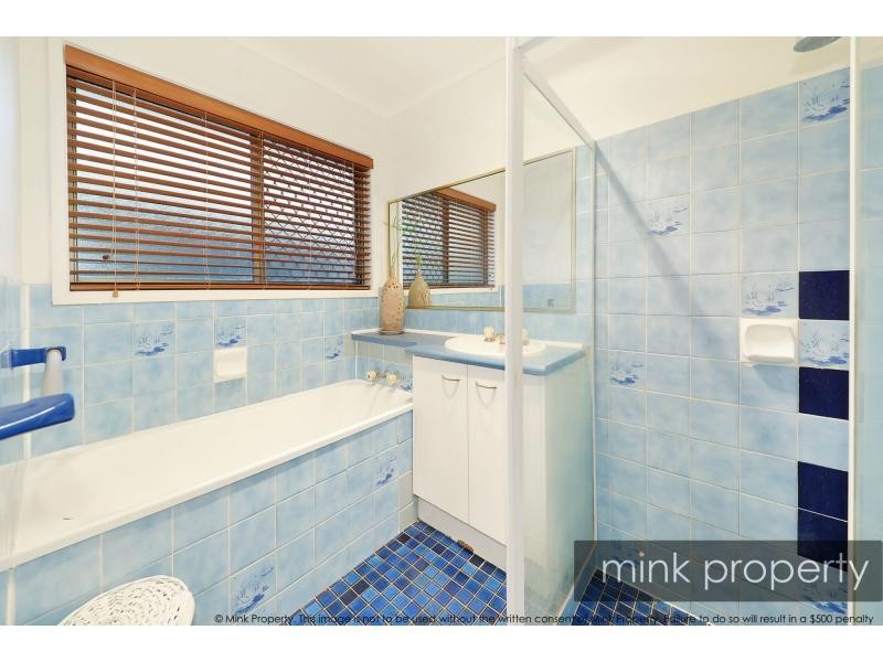 11 DOTTEREL Street, Parrearra QLD 4575