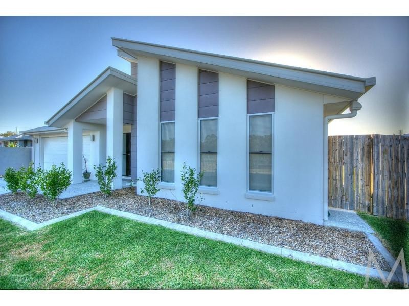 10 LARK Circuit, Brightwater, Mountain Creek QLD 4557