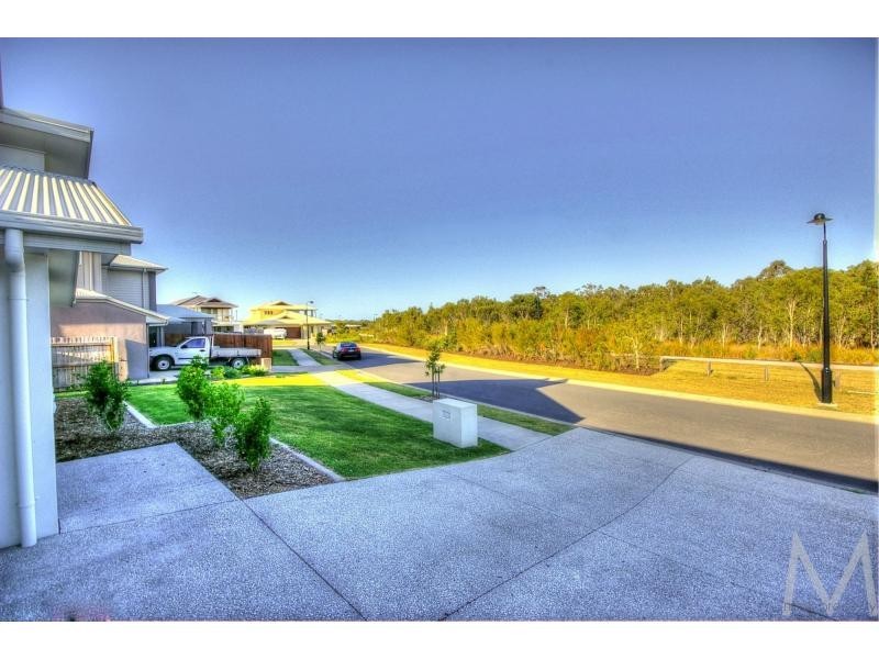 10 LARK Circuit, Brightwater, Mountain Creek QLD 4557