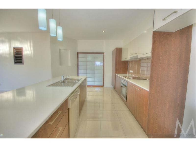 10 LARK Circuit, Brightwater, Mountain Creek QLD 4557