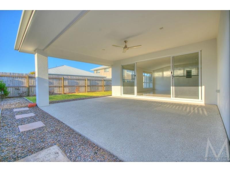 10 LARK Circuit, Brightwater, Mountain Creek QLD 4557