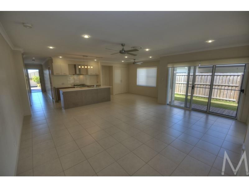 29 MYRTLE Place, BRIGHTWATER, Mountain Creek QLD 4557