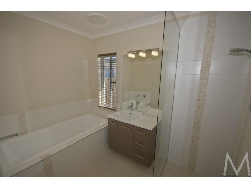 29 MYRTLE Place, BRIGHTWATER, Mountain Creek QLD 4557