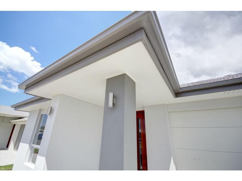 4 Daydream Street, Brightwater, Mountain Creek QLD 4557