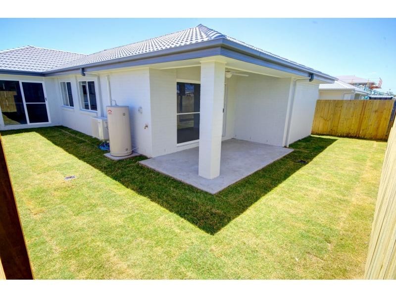 4 Daydream Street, Brightwater, Mountain Creek QLD 4557