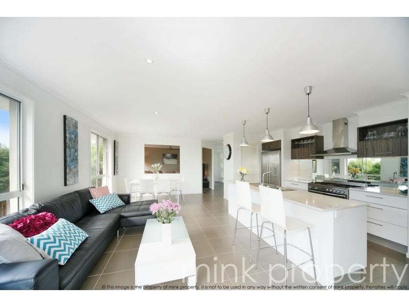 20 ELLIS Place, BRIGHTWATER, Mountain Creek QLD 4557