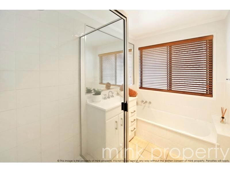6 KARLOO Court, Mountain Creek QLD 4557