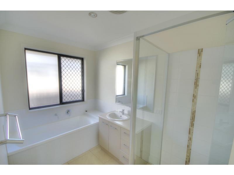 34 Hillsborough Circuit, BRIGHTWATER, Mountain Creek QLD 4557