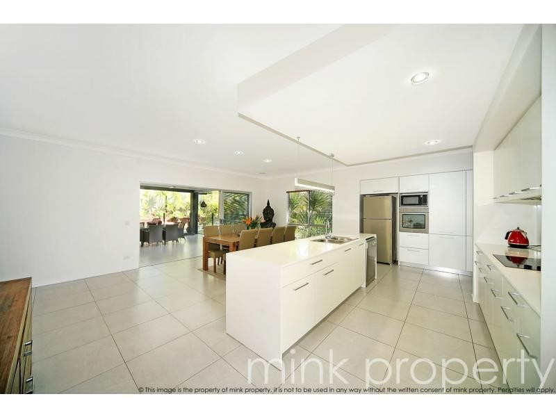 27 MYRTLE Place, BRIGHTWATER, Mountain Creek QLD 4557