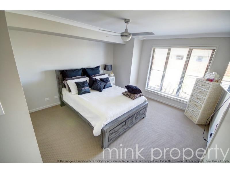 33 Foxtail Circuit, Brightwater, Mountain Creek QLD 4557