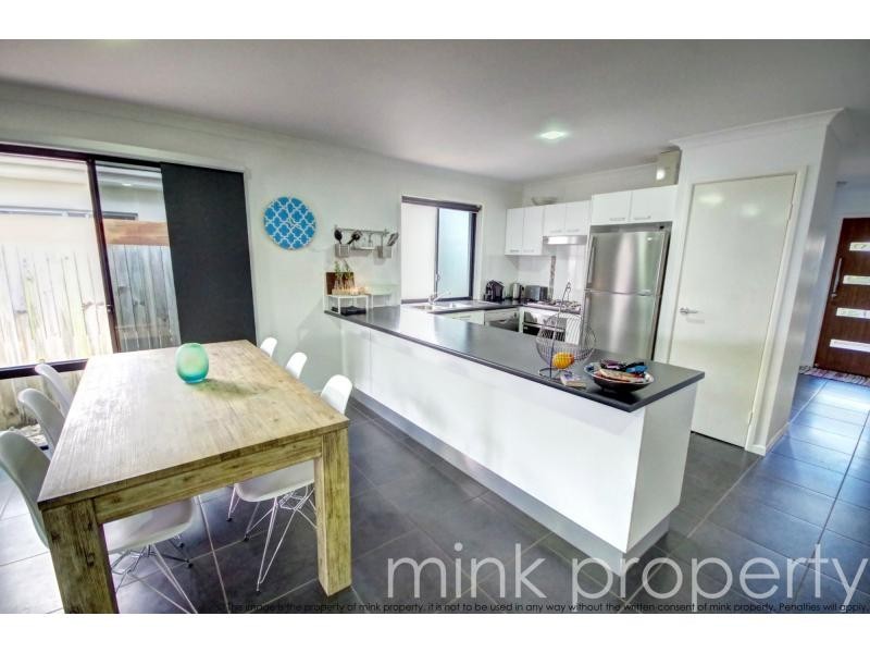 32 Forest Grove Crescent, Sippy Downs QLD 4556