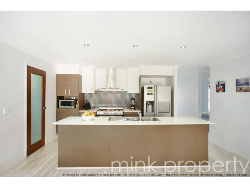 25 SWEETLIP Circuit, BRIGHTWATER, Mountain Creek QLD 4557