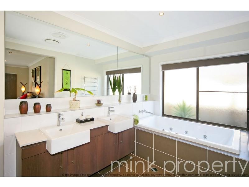 33 FROGMOUTH Circuit, BRIGHTWATER, Mountain Creek QLD 4557