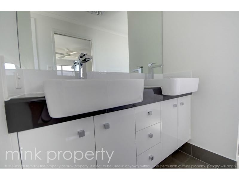 48 Brampton Crescent, BRIGHTWATER, Mountain Creek QLD 4557