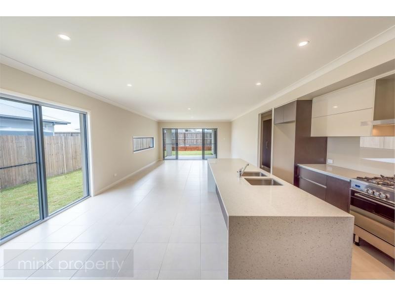 19 TARWHINE Place, BRIGHTWATER, Mountain Creek QLD 4557