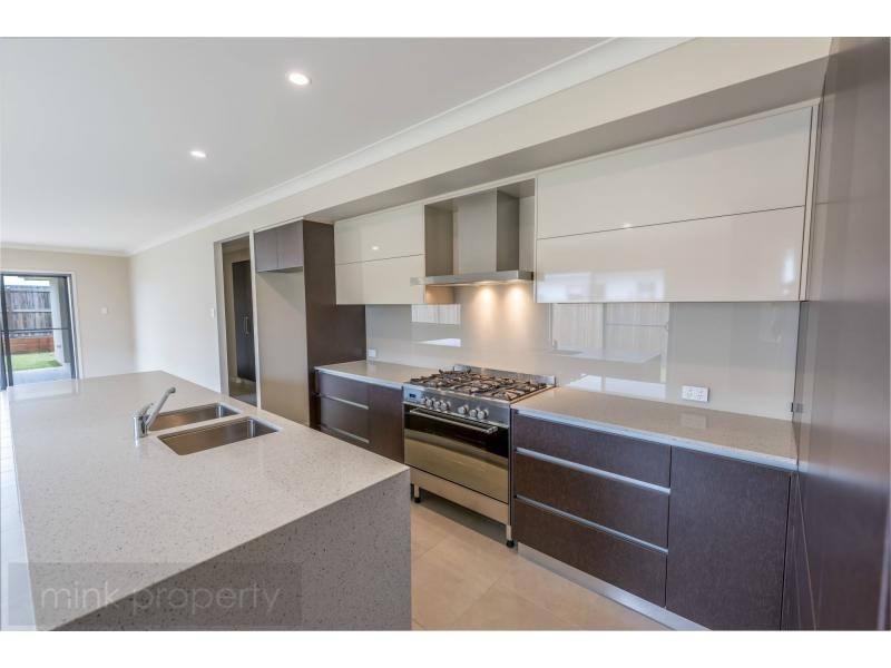 19 TARWHINE Place, BRIGHTWATER, Mountain Creek QLD 4557