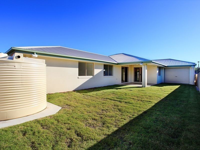 13 Skua Place, BRIGHTWATER, Mountain Creek QLD 4557