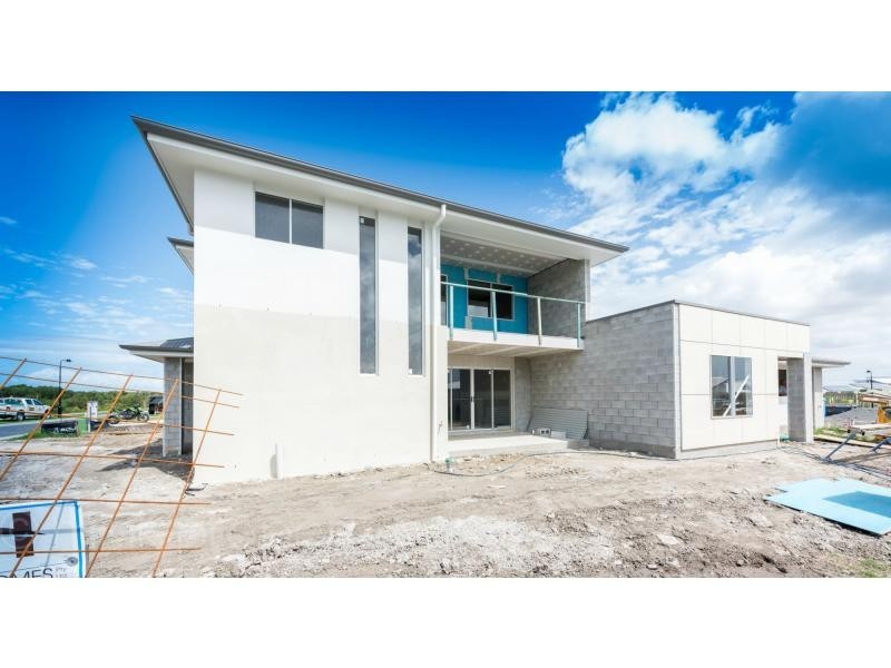 Duplex 2/23 Coral Crescent, Bells Reach, Caloundra West QLD 4551